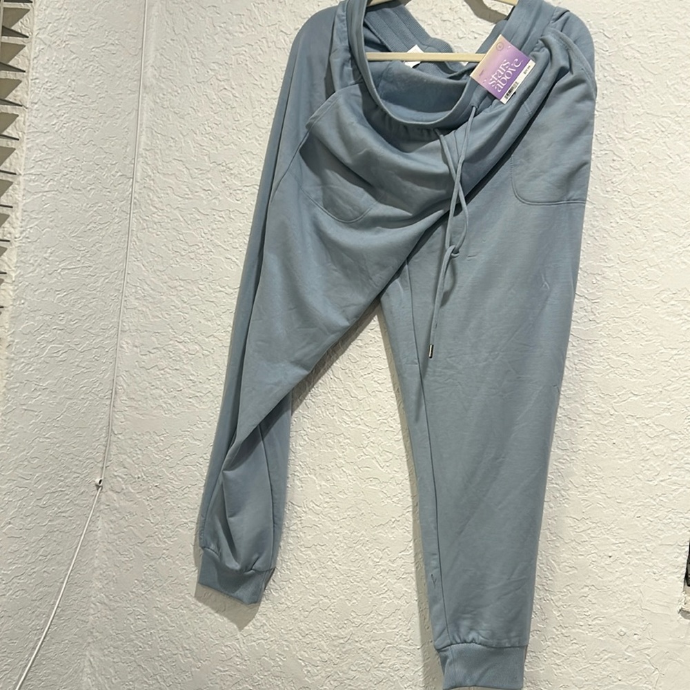 Color light blue size large brand stars above